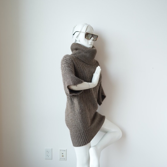 Elie Tahari Cashmere Tunic Sweater - Small - Picture 3 of 14